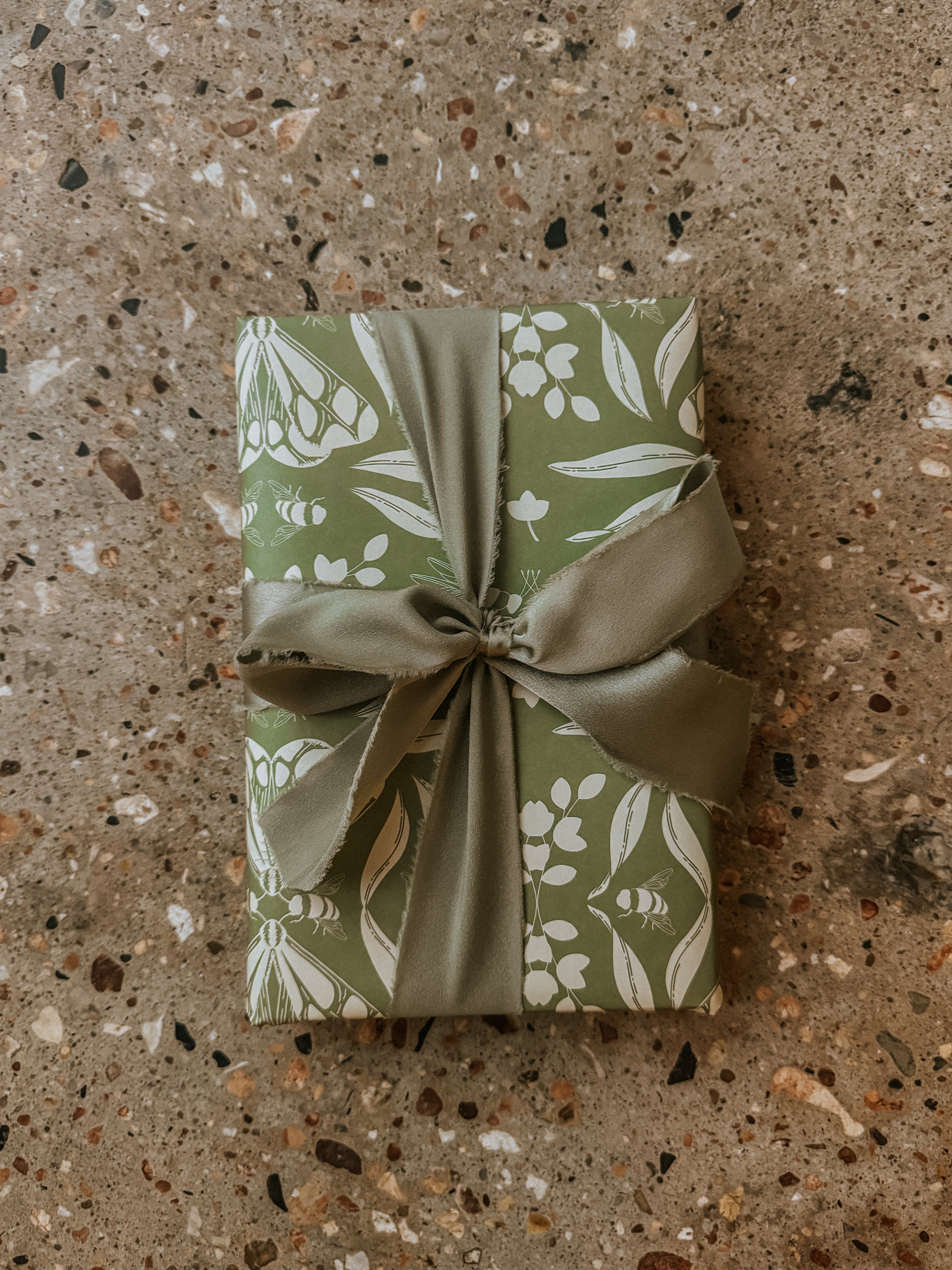 Gift Wrap (Paper & Ribbon)