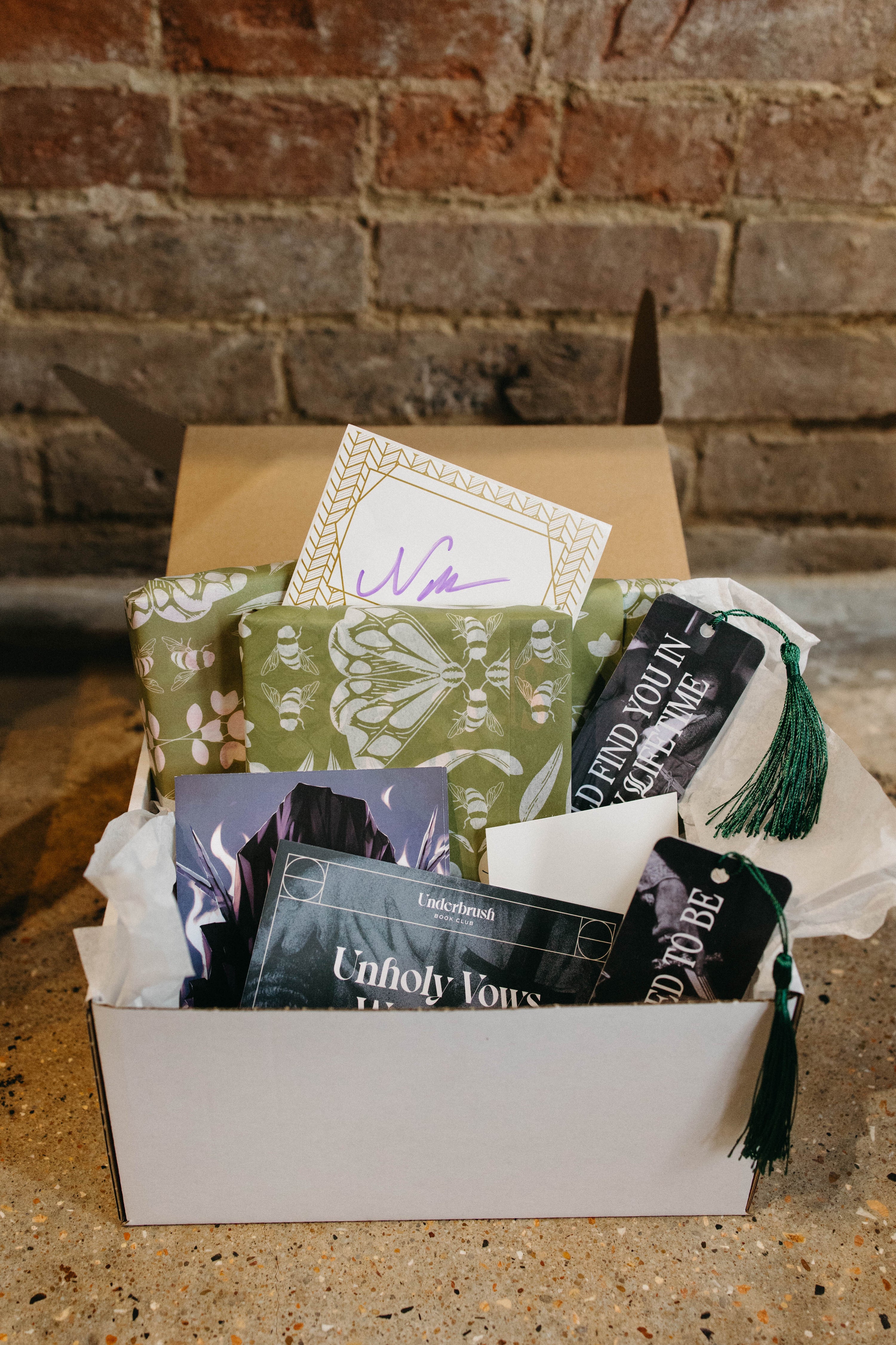 Romantasy Quarterly Book Box Gift Subscription